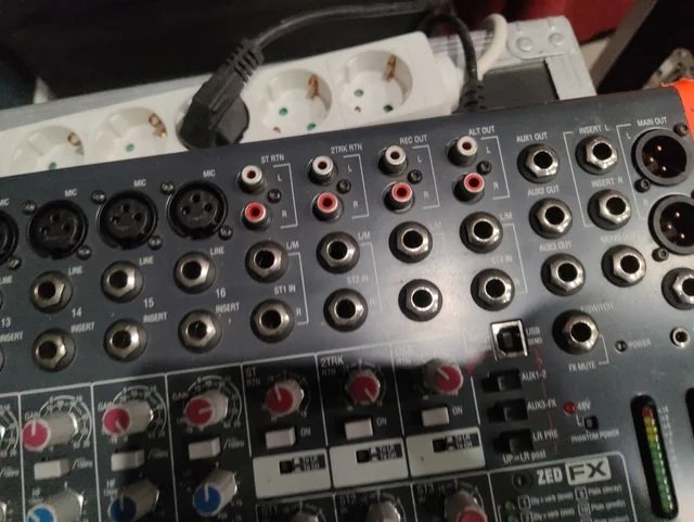 Allen & Heath ZED-22FX