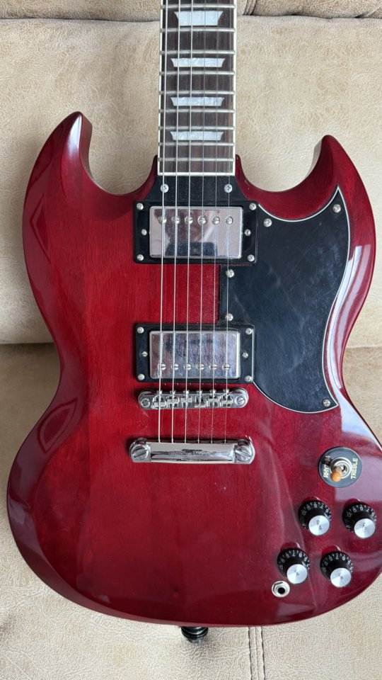 TOKAI SG cherry con Gibson 57 y 57+ maleta incluida de segunda mano · Foto 3 de 9 · Madrid · 525 €