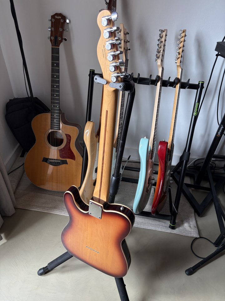 Fender Telecaster 2015 - MEJORAS- de segunda mano · Foto 5 de 9 · Girona · 650 €