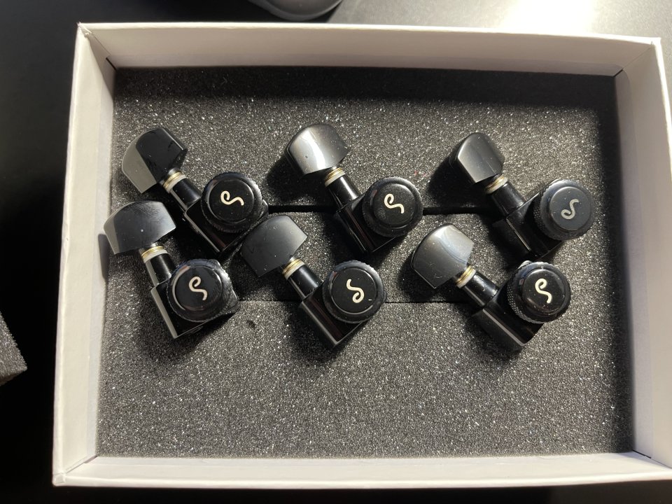 Schaller F-Series Locking Tuners 6L - Negro - de segunda mano · Foto 1 de 5 · Girona · 110 €
