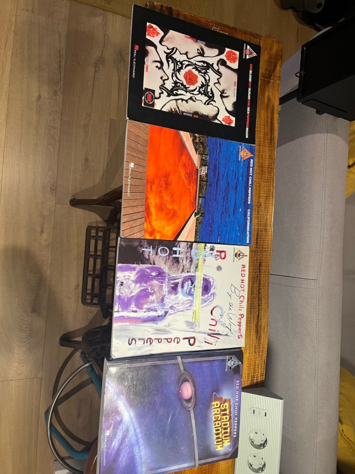 4 libros de tablaturas guitarra Red hot chili peppers de segunda mano · Foto 1 de 6 · Valencia · 80 €