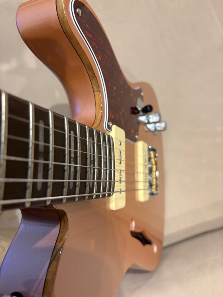 Guitarra Sire M7TM P90 pink, no cambios. Vendo para financiar nuevo instrumento.