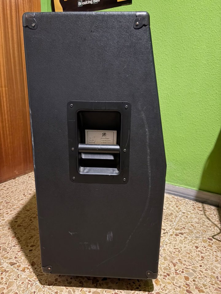 Pantalla 4x12 Framus FR-412 AN (Angled) - Celestion V30 de segunda mano · Foto 2 de 5 · Salamanca · 450 €