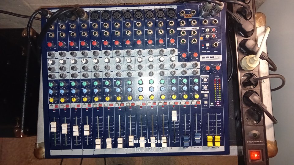 Soundcraft EPM12 de segunda mano · Foto 1 de 4 · Pontevedra · 200 €