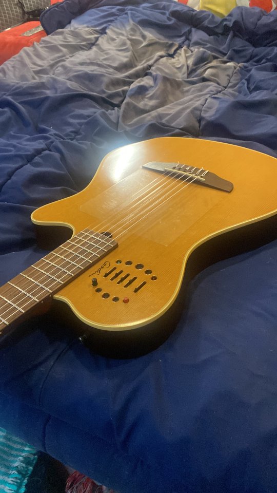 Godin Multiac Grand Concert Duet (2003) - Gama Alta (Mic/Piezo) + Estuche TRIC de segunda mano · Foto 3 de 9 · Granada · 1600 €