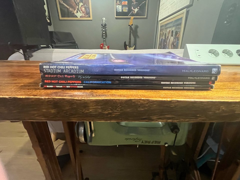 4 libros de tablaturas guitarra Red hot chili peppers de segunda mano · Foto 4 de 6 · Valencia · 80 €