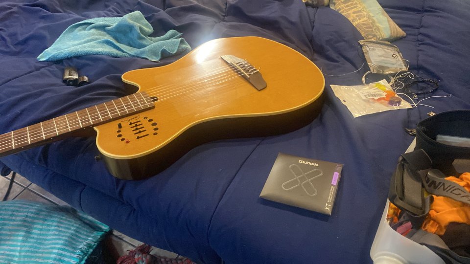 Godin Multiac Grand Concert Duet (2003) - Gama Alta (Mic/Piezo) + Estuche TRIC de segunda mano · Foto 4 de 9 · Granada · 1600 €