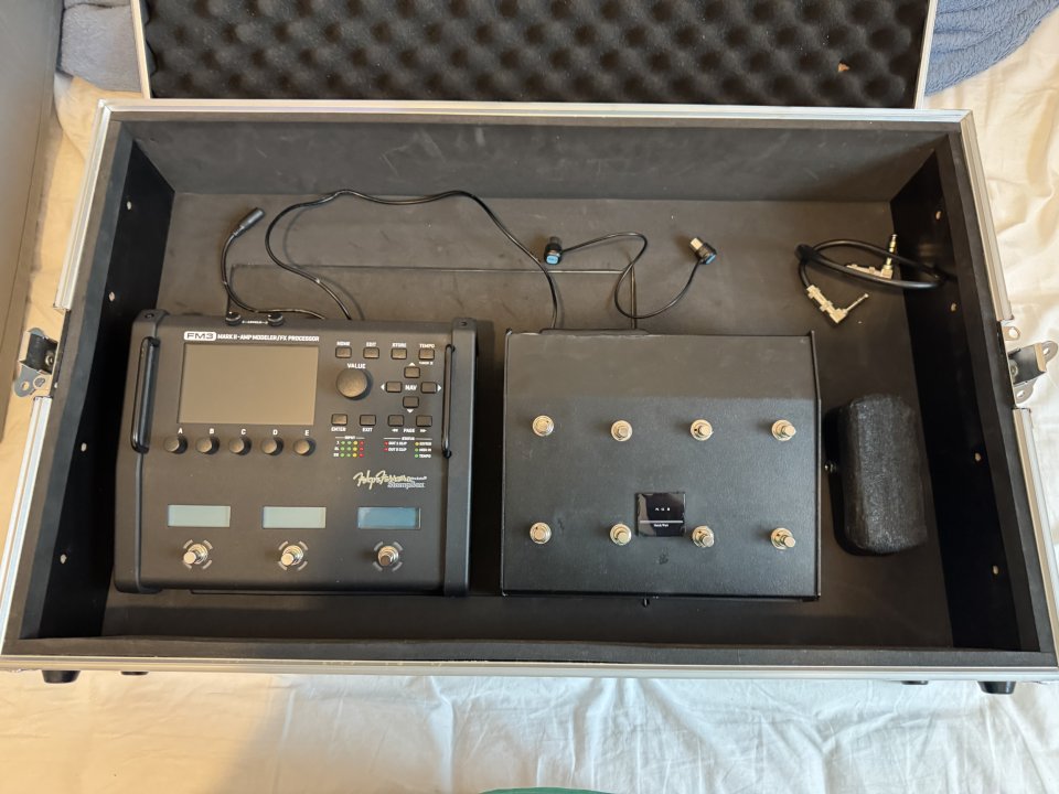 Fractal Fm3 MKII turbo + midi + Case + pedal exp