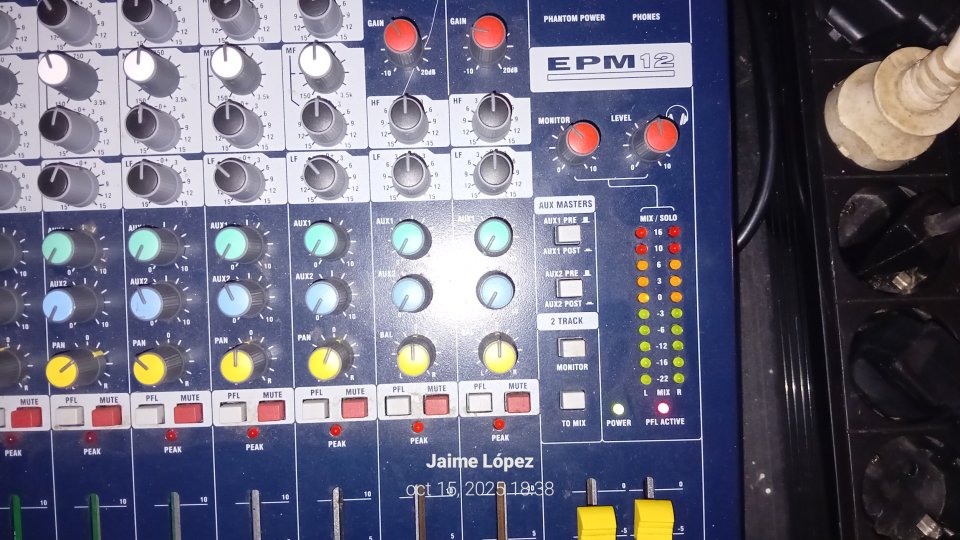 Soundcraft EPM12 de segunda mano · Foto 4 de 4 · Pontevedra · 200 €