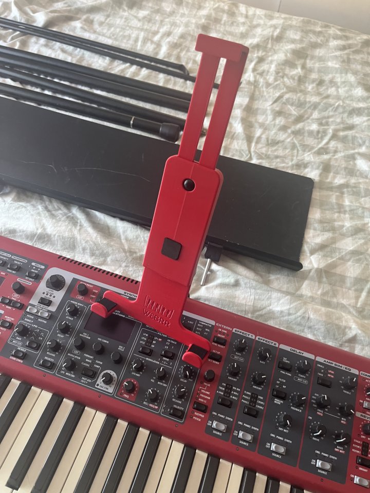 Vendo Nord Stage 3 88 HA y complementos de segunda mano · Foto 7 de 8 · Barcelona · 2500 €