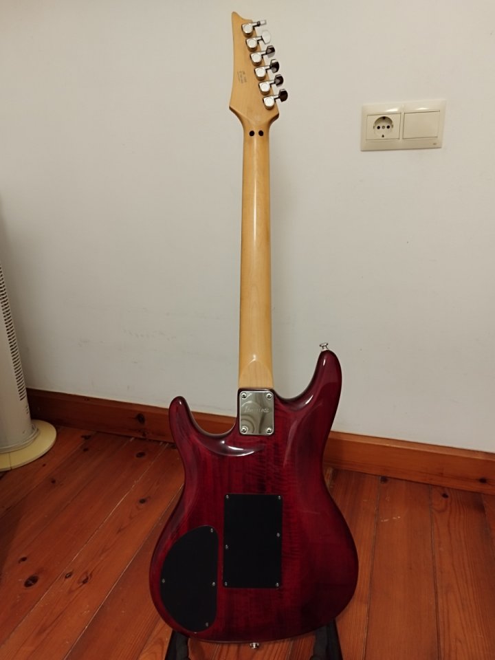 o Vendo Ibanez JS100
