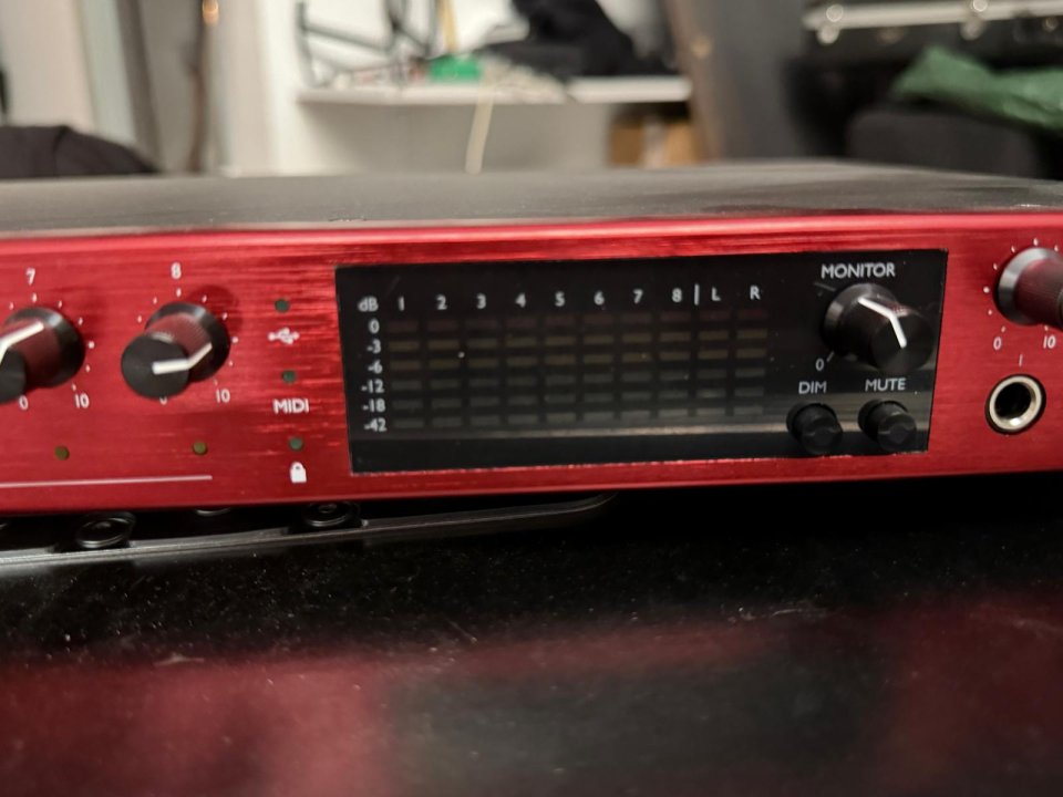 Focusrite Clarett+8 Pre de segunda mano · Foto 2 de 4 · Castellón · 550 €