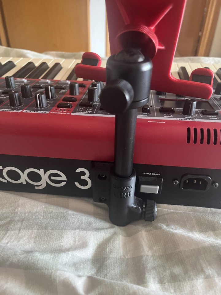 Vendo Nord Stage 3 88 HA y complementos de segunda mano · Foto 8 de 8 · Barcelona · 2500 €