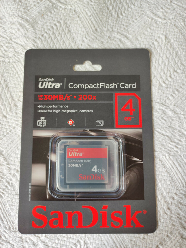 7 Tarjetas Compact flash (4Gb) de segunda mano · Foto 2 de 3 · Madrid · 10 €