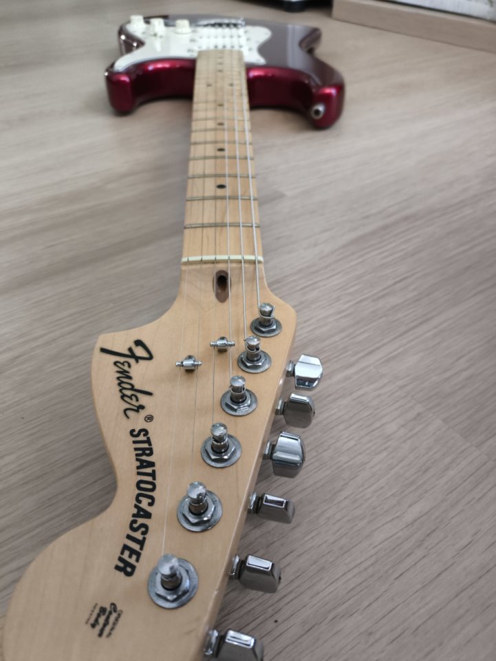 Fender Stratocaster American Special Candy Apple Red