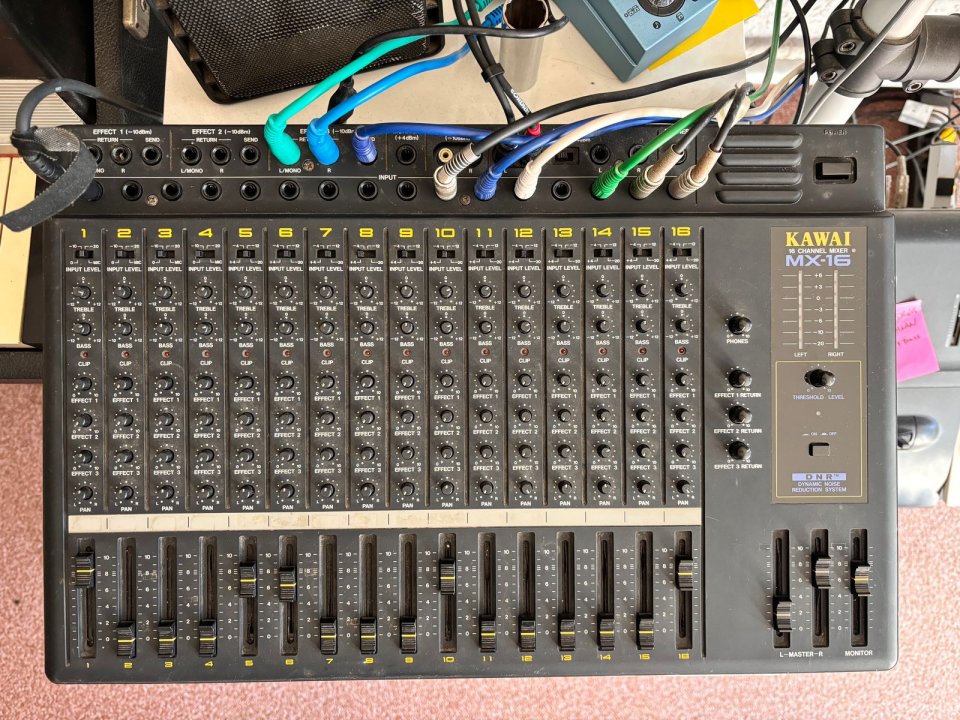 Mesa de Mezclas Kawai MX-16