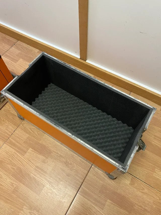 Orange Rocker 30 con flightcase de segunda mano · Foto 6 de 6 · Tarragona · 688 €