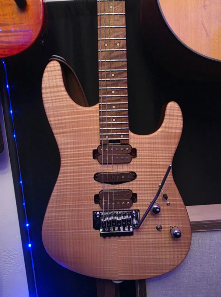 Charvel USA Guthrie Govan Flame Maple de segunda mano · Foto 2 de 7 · Zaragoza · 2950 €
