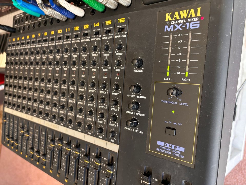 Mesa de Mezclas Kawai MX-16