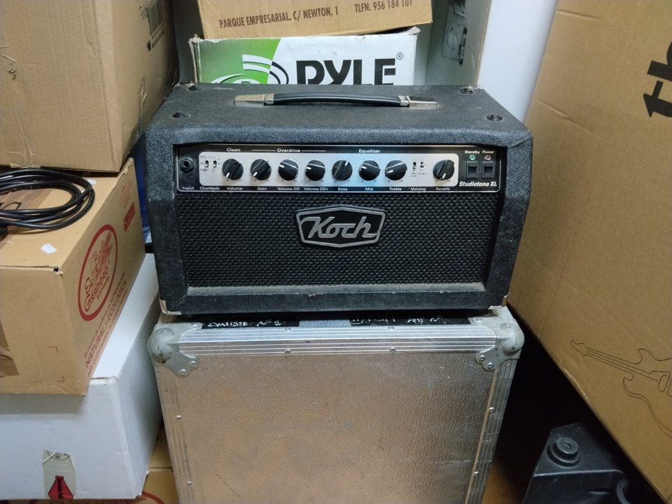 KOCH STUDIOTONE XL (cabezal) + KOCH STUDIO TONE + FLIGHT CASE + ACCESORIOS