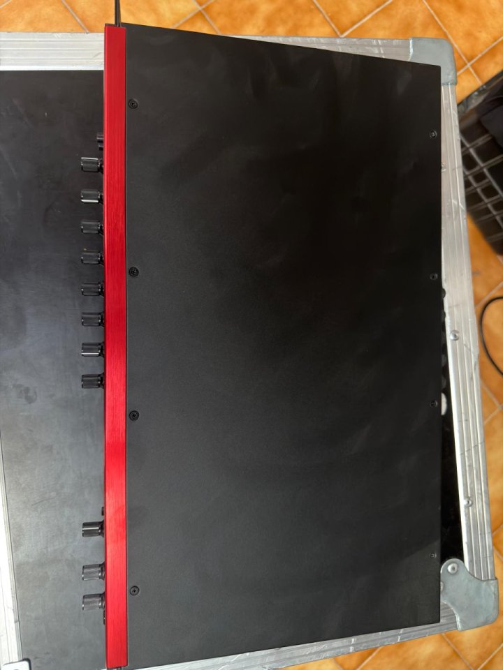 Focusrite Clarett+8 Pre de segunda mano · Foto 4 de 4 · Castellón · 550 €