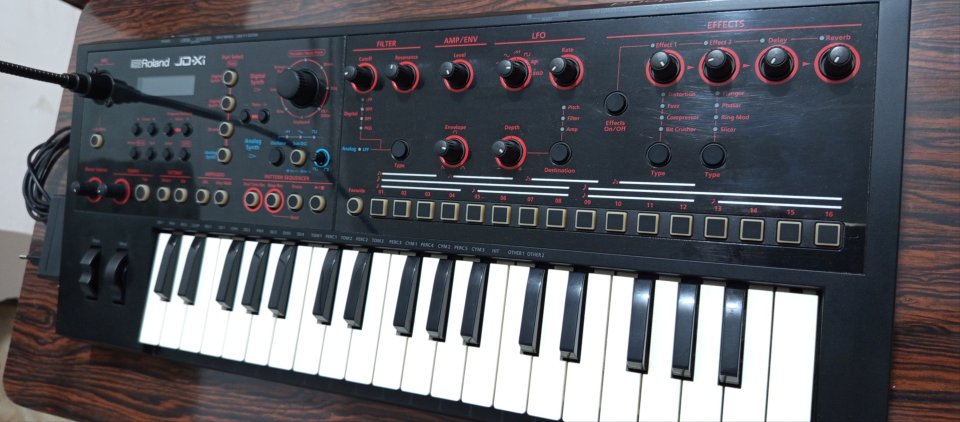 Roland JD Xi sintetizador