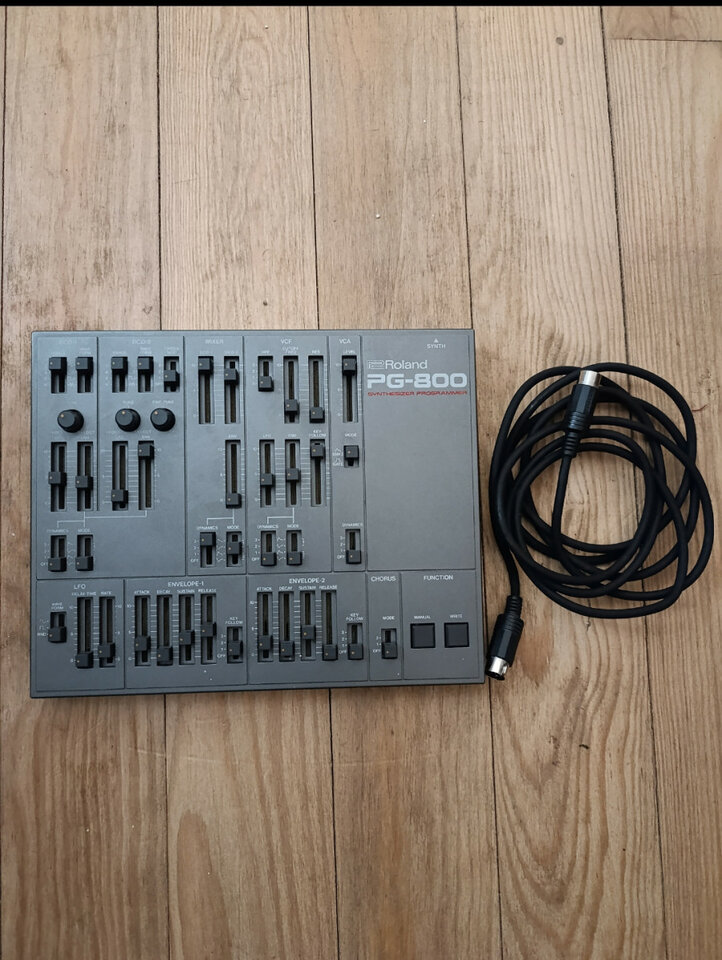 Roland PG-800