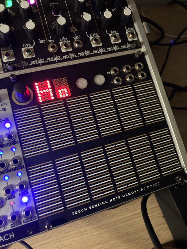 Módulo Eurorack Doboz TSNM mk2