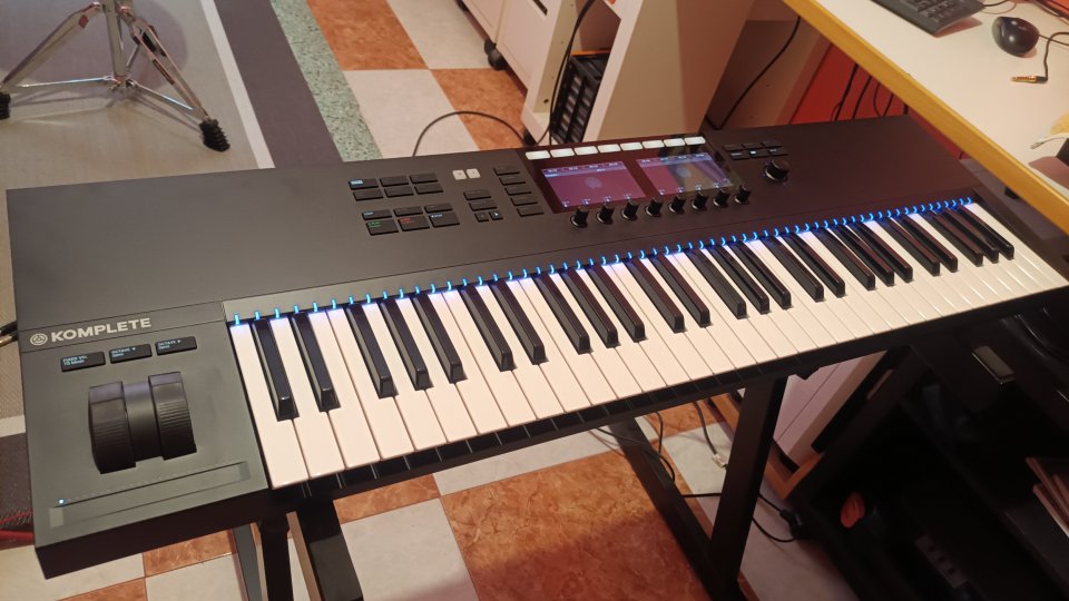 N.I. Komplete Kontrol S61 MK2 de segunda mano · Foto 3 de 3 · Madrid · 290 €