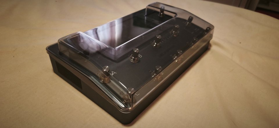 Quad cortex+protector de segunda mano · Foto 1 de 4 · Madrid · 1400 €