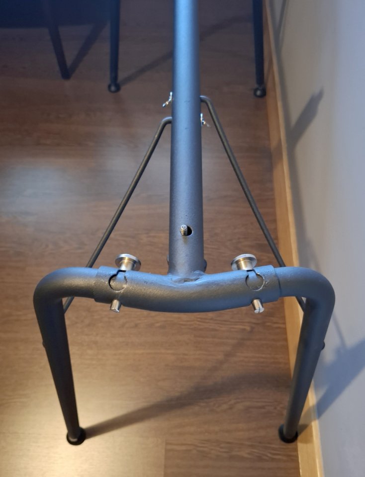 Soporte teclado Korg de segunda mano · Foto 2 de 4 · Madrid · 60 €