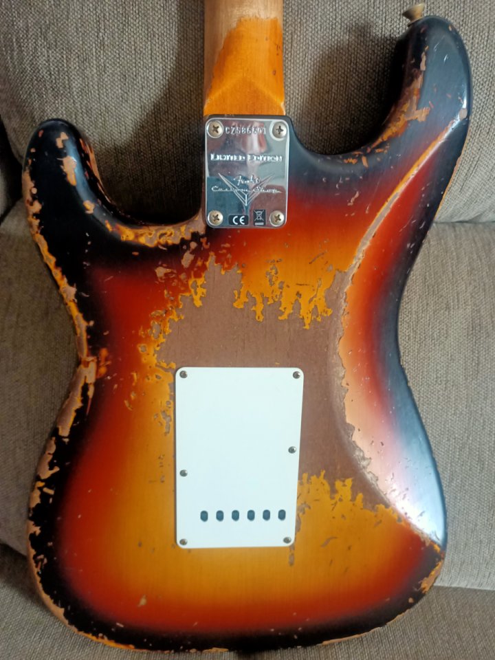 Fender Custom Shop Limited Edition 61 Stratocaster Super Heavy Relic de segunda mano · Foto 6 de 10 · Cádiz · 5300 €