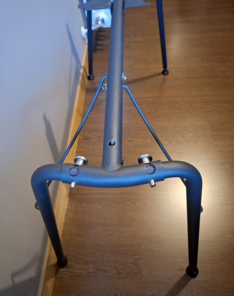 Soporte teclado Korg de segunda mano · Foto 3 de 4 · Madrid · 60 €