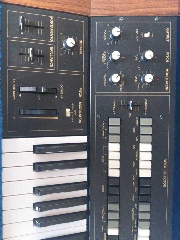 Sintetizador vintage Yamaha cs15d