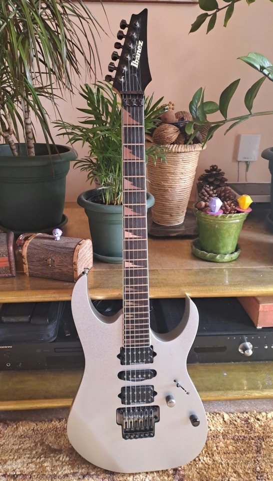 Ibanez RG Prestige con Bloque FU-Tone de Latón Macizo