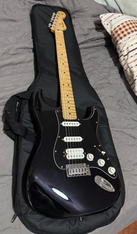 Vendo o Cambio FENDER PLAYER II MODIFIED STRATOCASTER HSS MN DUSK