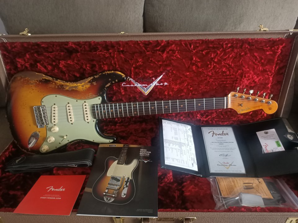Fender Custom Shop Limited Edition 61 Stratocaster Super Heavy Relic de segunda mano · Foto 7 de 10 · Cádiz · 5300 €