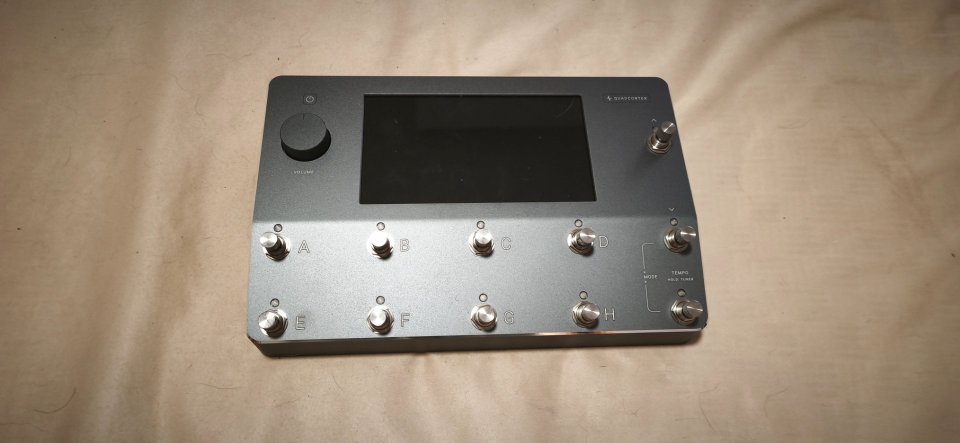 Quad cortex+protector de segunda mano · Foto 3 de 4 · Madrid · 1400 €