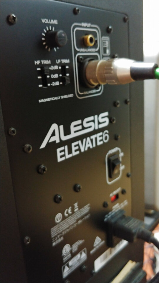 Alesis Elevate 6 Activos