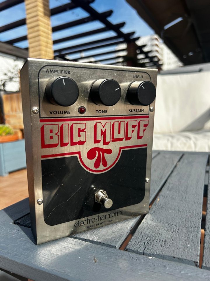 Vendo pedal Electro-Harmonix Big Muff Pi