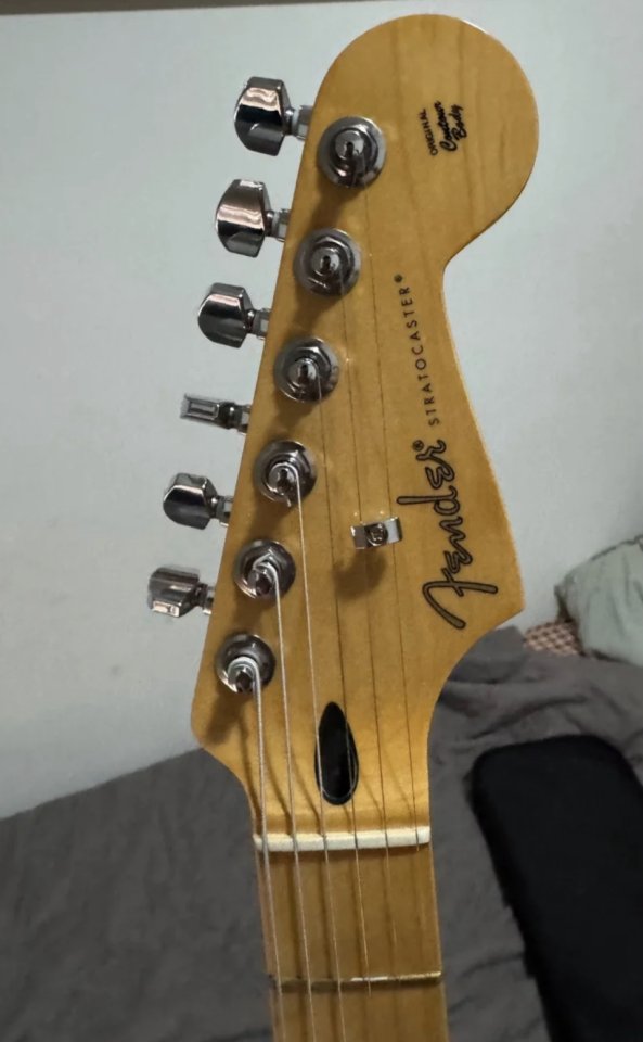 Vendo o Cambio FENDER PLAYER II MODIFIED STRATOCASTER HSS MN DUSK