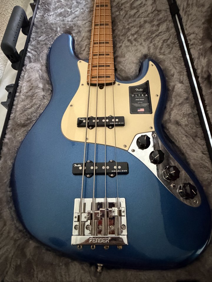 Vendo o cambio Fender American Ultra JazzBass Cobra Blue, Negociable