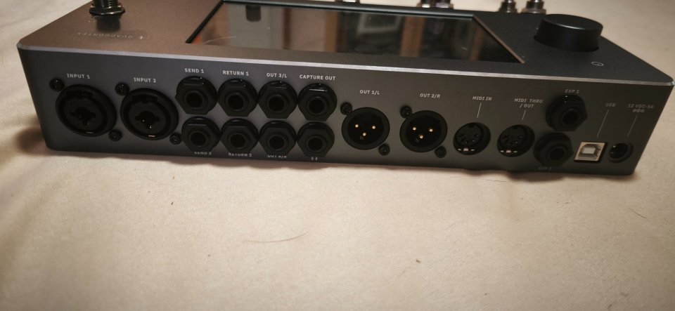 Quad cortex+protector de segunda mano · Foto 4 de 4 · Madrid · 1400 €