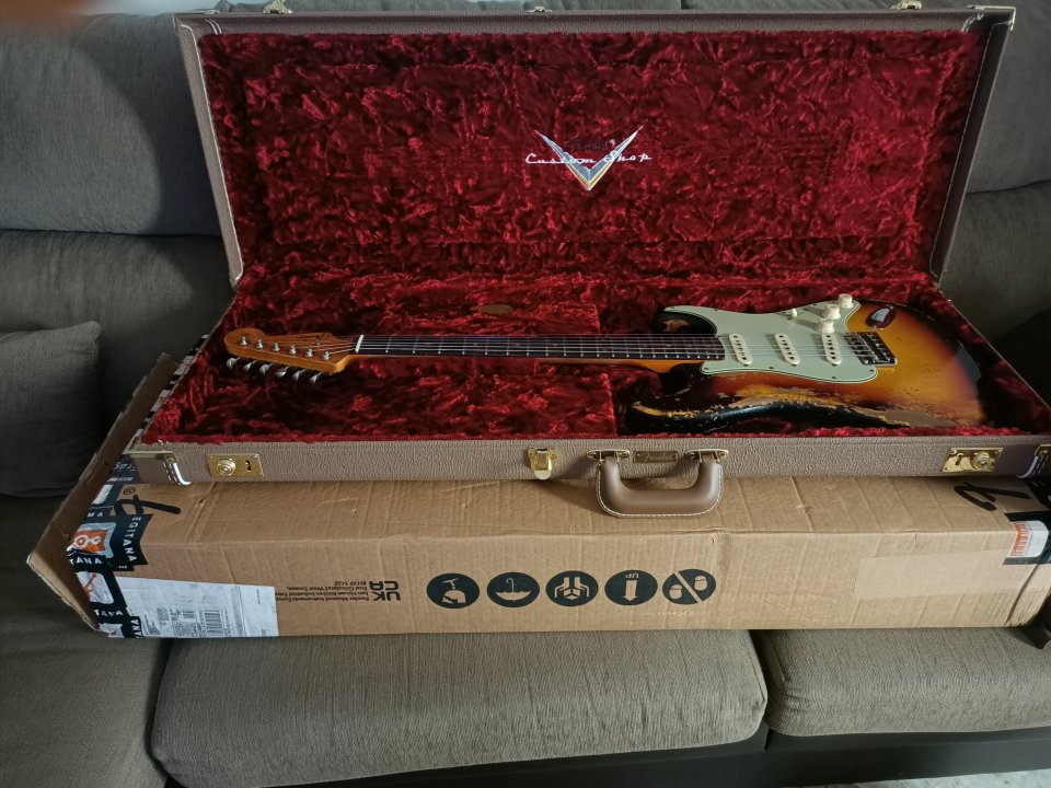 Fender Custom Shop Limited Edition 61 Stratocaster Super Heavy Relic de segunda mano · Foto 9 de 10 · Cádiz · 5300 €