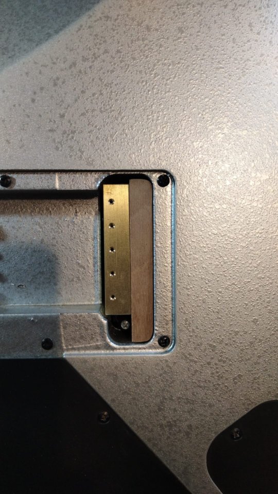 Ibanez RG Prestige con Bloque FU-Tone de Latón Macizo