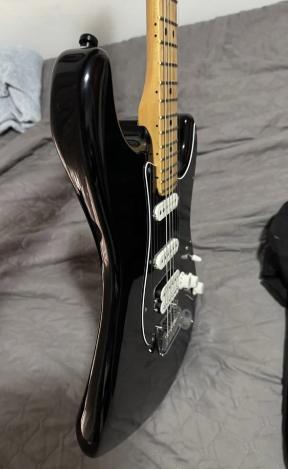 Vendo o Cambio FENDER PLAYER II MODIFIED STRATOCASTER HSS MN DUSK