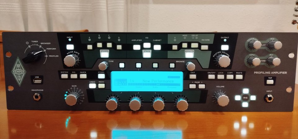 Kemper Profiling Amplifier Rack – IMPECABLE
