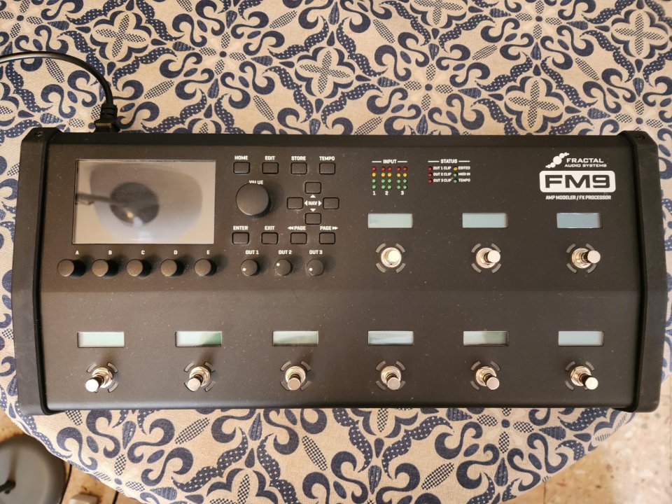 Fractal Audio FM9 Turbo + Cab packs & IRs extra de segunda mano · Foto 4 de 8 · Madrid · 1600 €
