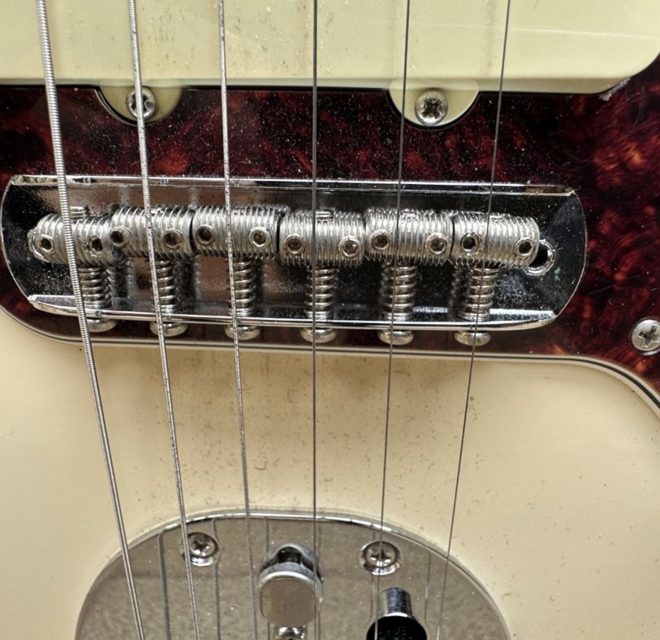 Fender Jazzmaster Vintera Olimpic White de segunda mano · Foto 6 de 7 · Barcelona · 1250 €