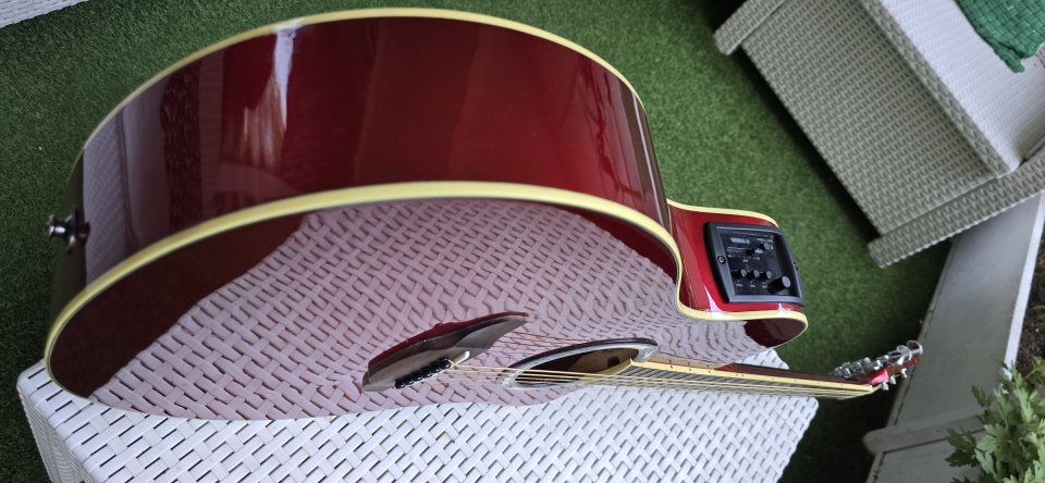 Guitarra Electroacústica Yamaha de segunda mano · Foto 8 de 10 · Madrid · 180 €